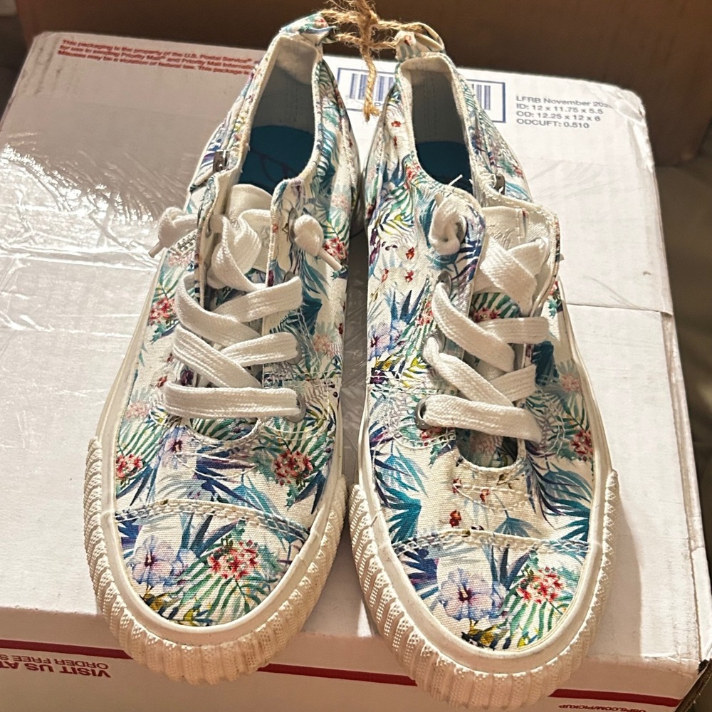 Blowfish Malibu Womens Tropical Floral Canvas Sneakers Side Zip Sz 7 Distressed